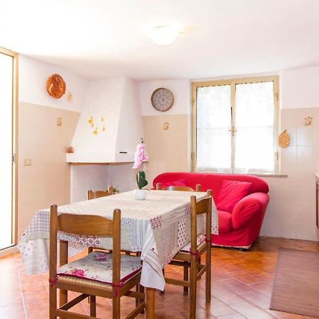 Appartamenti In Villa Con Ampio Giardino Esterno Позада Екстериор снимка