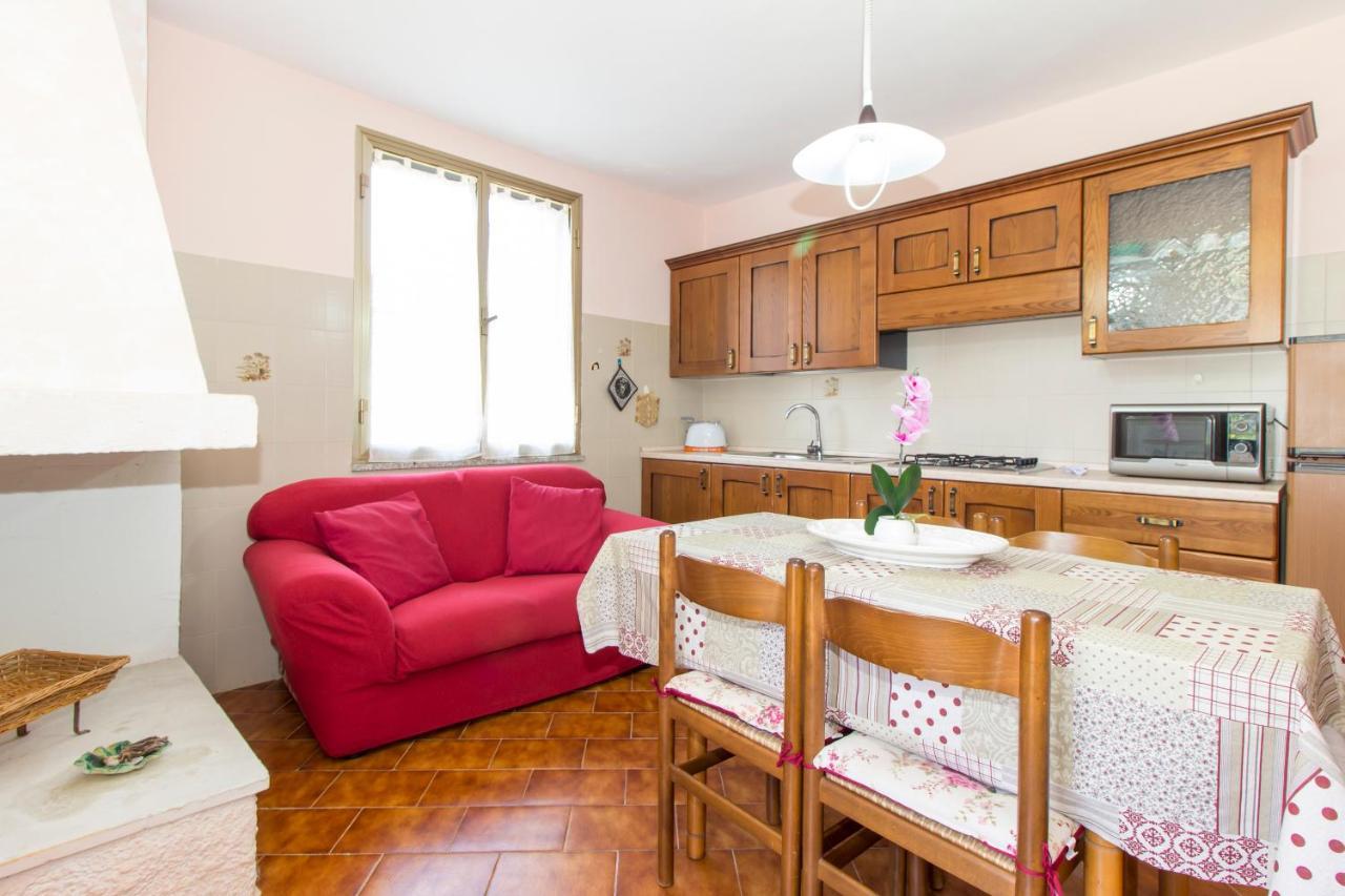 Appartamenti In Villa Con Ampio Giardino Esterno Позада Екстериор снимка