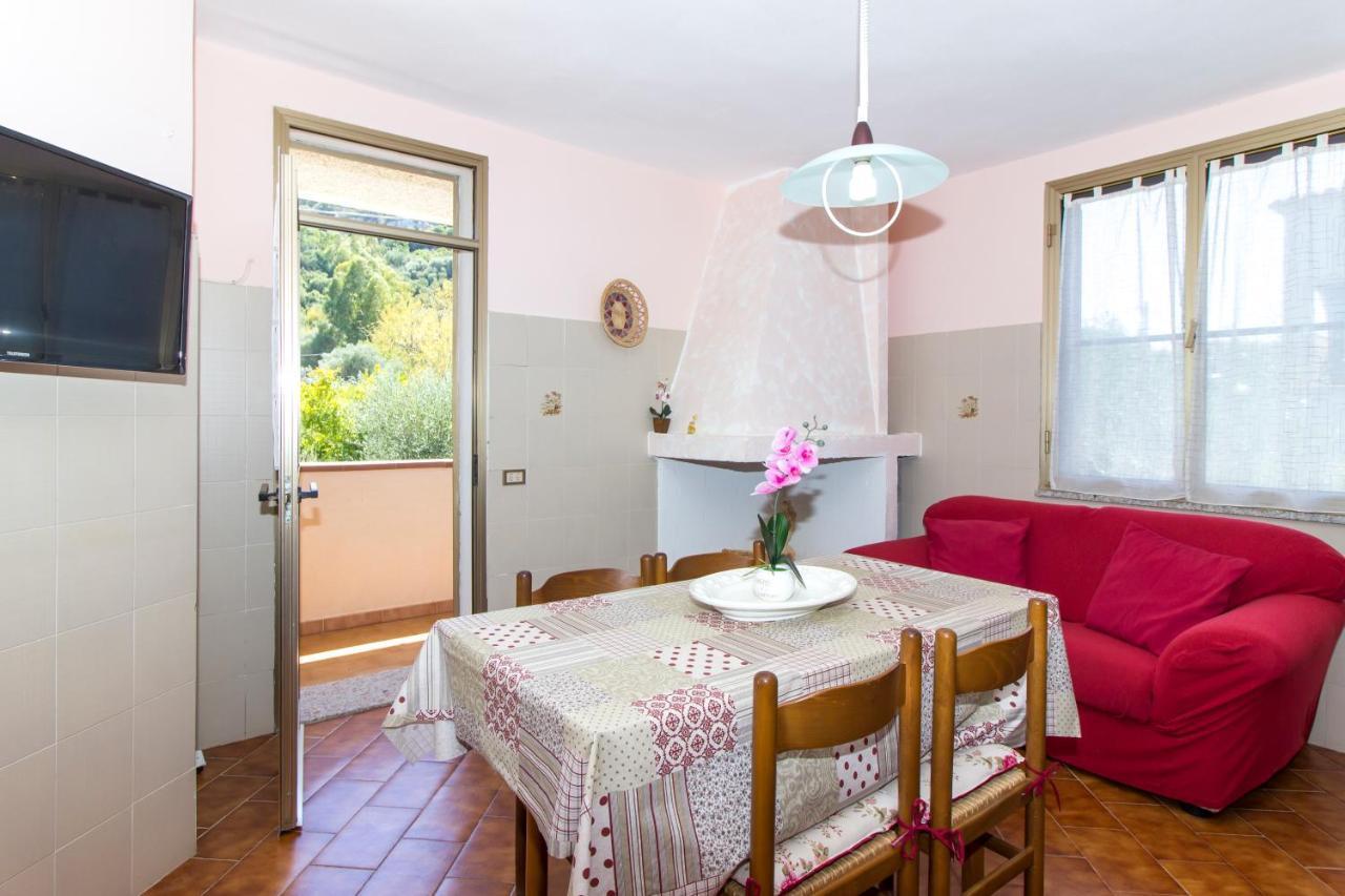 Appartamenti In Villa Con Ampio Giardino Esterno Позада Екстериор снимка