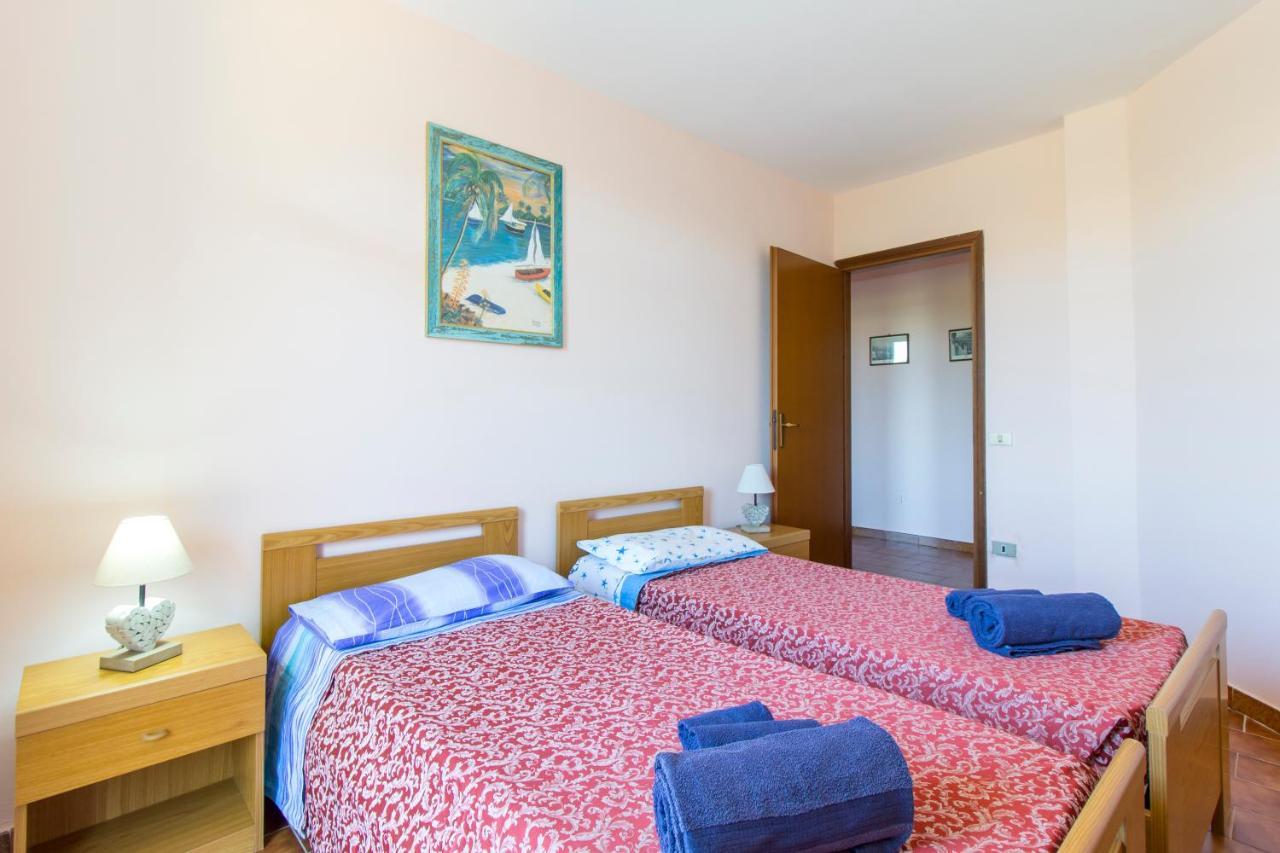 Appartamenti In Villa Con Ampio Giardino Esterno Позада Екстериор снимка