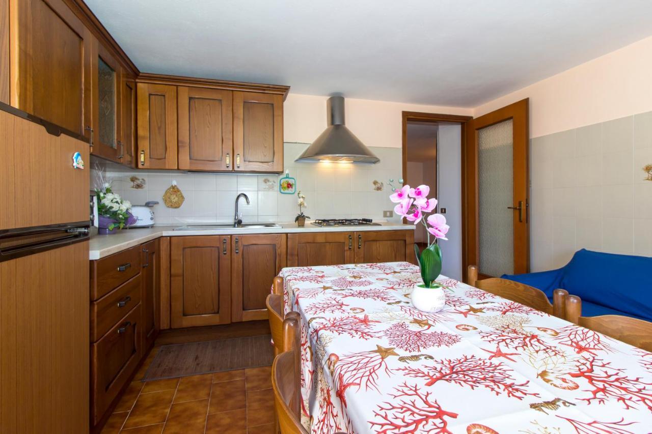 Appartamenti In Villa Con Ampio Giardino Esterno Позада Екстериор снимка