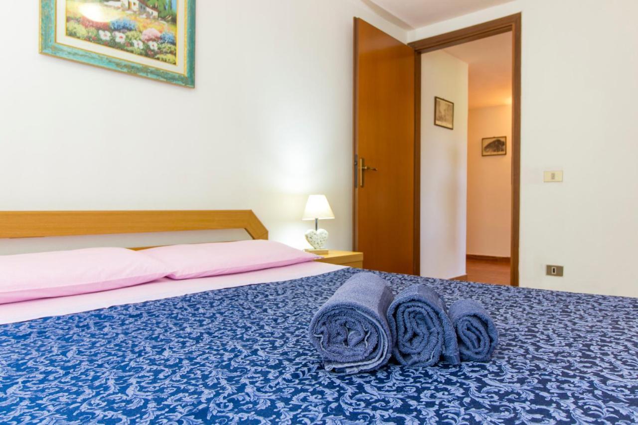 Appartamenti In Villa Con Ampio Giardino Esterno Позада Екстериор снимка