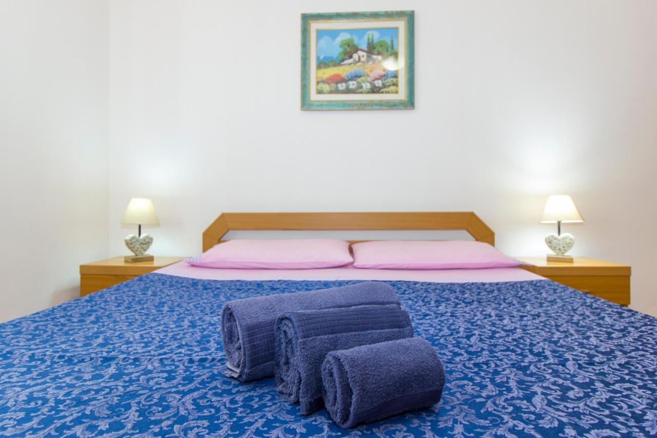 Appartamenti In Villa Con Ampio Giardino Esterno Позада Екстериор снимка